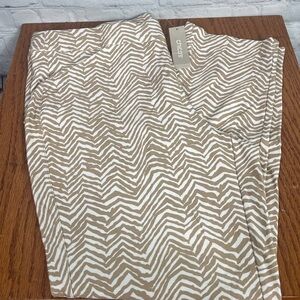 NWT Chico’s Chevron Travelers Pants Tan & White ankle pant 2.5R or size 14